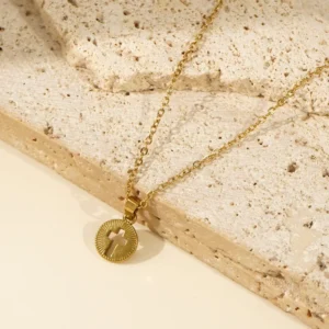 Medallón "Cruz" en Acero Inoxidable Dorado