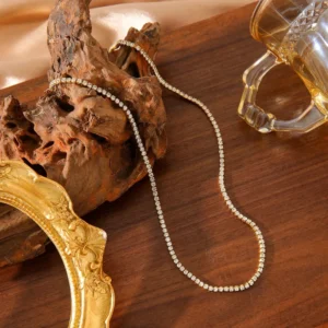 Collar "Sparkle" con Cristales  (3mm) en Acero Inoxidable y Chapado en Oro de 18K