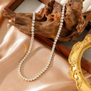 Collar "Sparkle" con Cristales  (4mm) en Acero Inoxidable y Chapado en Oro de 18K