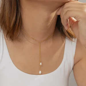 Collar Minimalista "Deux Perles"con Perlas de Agua Dulce en Acero Inoxidable y Chapado en Oro de 18K