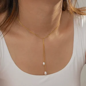 Alternative view of Collar Minimalista "Deux Perles"con Perlas de Agua Dulce en Acero Inoxidable y Chapado en Oro de 18K