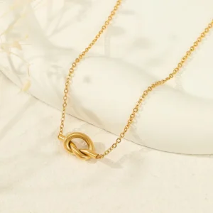 Alternative view of Collar "Nudo" en Acero Inoxidable Dorado