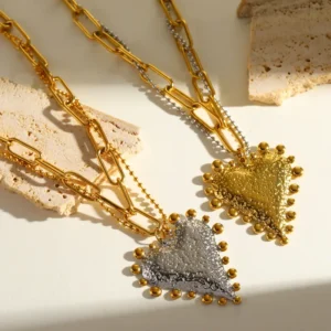 Alternative view of Collar "Mixed Feelings" en Acero Inoxidable y Chapado en Oro de 18K