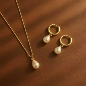 Alternative view of Set de Collar y Aretes con Perla Artificial en Acero Inoxidable y Chapado en Oro de 18K