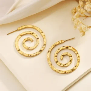 Alternative view of Arracadas "Labyrinth"en Acero Inoxidable y Chapado en Oro de 18K