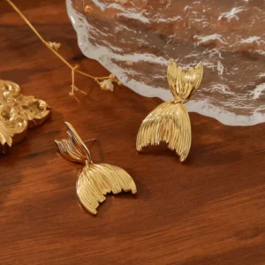 Alternative view of Aretes "Mermaid Tale" en Acero inoxidable Dorado