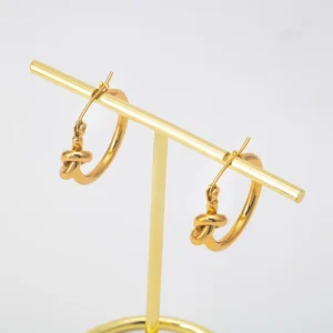 Alternative view of Arracadas "Nudo" en Acero Inoxidable y Chapado en Oro de 18K