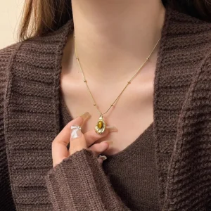 Alternative view of Collar "Tigers Eye Pod" en Acero Inoxidable de Tinanio