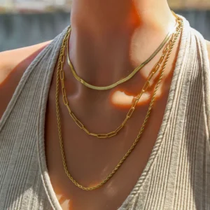 Collar de Tres Cadenas "Amazona" en Acero Inoxidable y Chapado en Oro de 18K