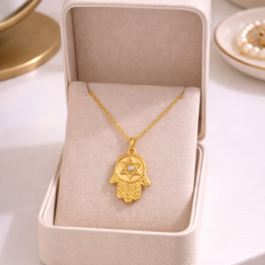 Collar "Mano Sagrada" en Acero Inoxidable y Chapado en Oro de 18K