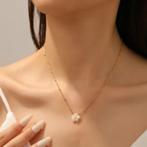 Collar "Fleur" en Acero Inoxidable y Chapado en Oro de 18K
