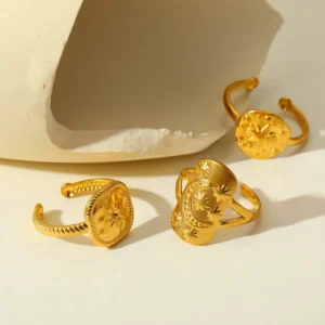 Alternative view of Anillo "Polaris" en Acero Inoxidable y Chapado en Oro de 18K