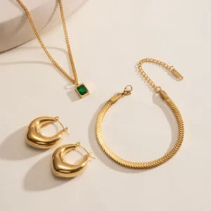 Alternative view of Arracadas "Botero" en Acero Inoxidable y Chapado en Oro de 18K