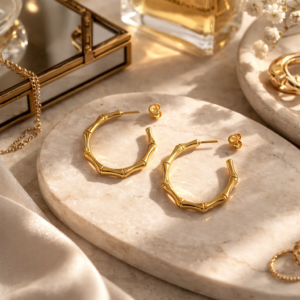 Alternative view of Arracadas "Bambú" en Acero Inoxidable y Chapado en Oro de 18K