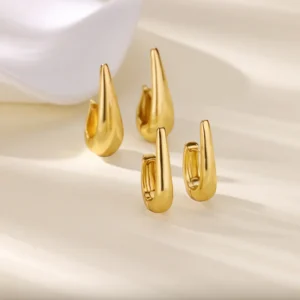 Alternative view of Aretes "Rain Drop"en Acero Inoxidable y Chapado en Oro de 18K