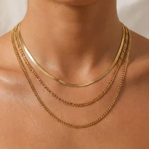 Alternative view of Collar Multicadena "Tristana" en Acero Inoxidable y Chapado en Oro de 16K