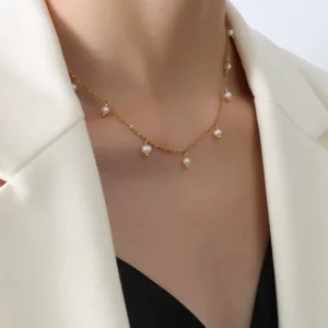 Collar "Elara"en Acero Inoxidable y Chapado en Oro de 18K