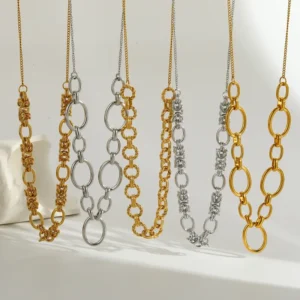 Alternative view of Collar "Knots" en Acero Inoxidable y Chapado en Oro de 18K