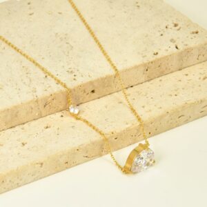 Alternative view of Collar "Droplet" Con Zirconia en Acero Inoxidable y Chapado en Oro de 18K