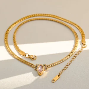 Collar "Pink Clarity"en Acero Inoxidable y Chapado en Oro de 18K