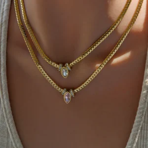 Alternative view of Collar "Pink Clarity"en Acero Inoxidable y Chapado en Oro de 18K
