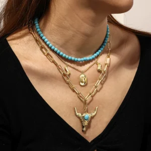Collar Doble de Turquesas y Cabeza de Toro "Western Dreams" en Acero Inoxidable y Chapado en Oro de 18K