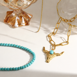 Alternative view of Collar Doble de Turquesas y Cabeza de Toro "Western Dreams" en Acero Inoxidable y Chapado en Oro de 18K