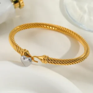 Brazalete "Gypsy Love" en Acero Inoxidable y Chapado en Oro de 18K