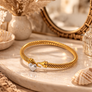 Alternative view of Brazalete "Gypsy Love" en Acero Inoxidable y Chapado en Oro de 18K