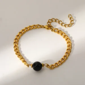 Alternative view of Pulsera con Cuenta Negra en Acero Inoxidable y Chapado en Oro de 18K