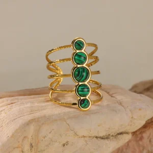 Anillo "Oruga de Malaquita" en Acero Inoxidable y Chapado en Oro de 18K