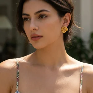 Alternative view of Aretes "Rose"con Puente de Plata en Acero Inoxidable y Chapado en Oro