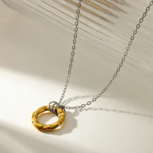Collar "Ancient" en Acero Inoxidable y Chapado en Oro de 16K
