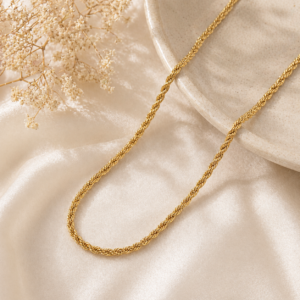 Collar de Cadena Torcida de 4mm en Acero Inoxidable Dorado