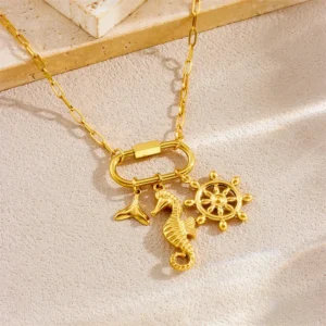 Collar "Sea Captain" con Charms en Acero Inoxidable y Chapado en Oro de 18K