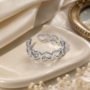 Anillo "Chain of Hearts"en Color Plata de Acero Inoxidable y Chapado en Oro de 18K