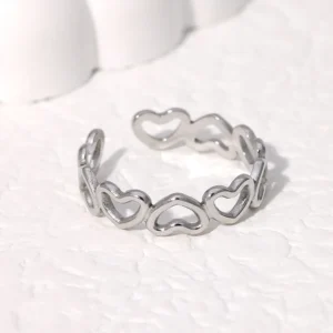 Anillo "Chain of Hearts"en Color Plata de Acero Inoxidable y Chapado en Oro de 18K