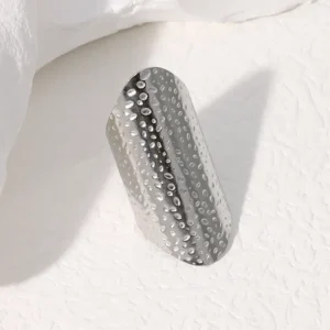 Anillo "Shield" en Color Plata de Acero Inoxidable y Chapado en Oro de 18K