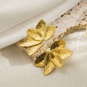Aretes "Petalos" en Acero Inoxidable y Chapado en Oro de 18K
