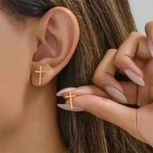 Alternative view of Aretes "Cross" en Acero Inoxidable y Chapado en Oro de 18K