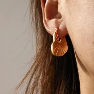 Arracadas "Love Rays" en Acero Inoxidable y Chapado en Oro de 18K