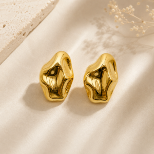 Alternative view of Aretes "Irregular Stone" en Acero Inoxidable Dorado