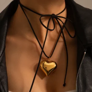 Collar "Velvet Heart" en Acero Inoxidable y Chapado en Oro de 18K