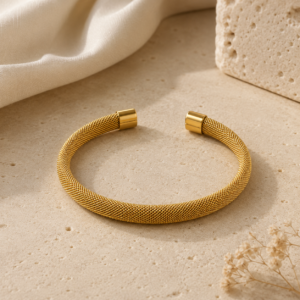 Brazalete "Emma" en Acero Inoxidable y Chapado en Oro de 18K