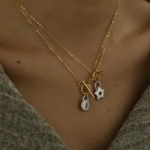 Alternative view of Collar "Diamond Lock" con Rhinestones en Acero Inoxidable y Chapado en Oro de 18K