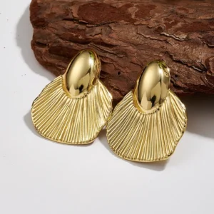 Aretes “Pond” en Acero Inoxidable Dorado