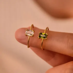 Alternative view of Anillo “Solitaire” en Acero Inoxidable y Chapado en Oro