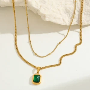 Collar “Niva” en Acero Inoxidable y Chapado en Oro de 18K con Zirconia