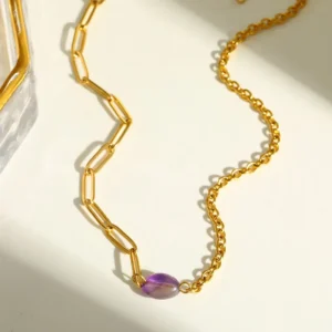 Alternative view of Collar “Rina” con Amatista (Piedra Natural) en Acero Inoxidable y Chapado en Oro de 18K