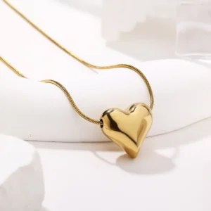 Alternative view of Collar “Full Heart” en Acero Inoxidable de Titanio